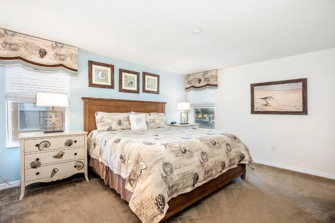 Grande Villa 6 Bedroom Davenport 4*,
